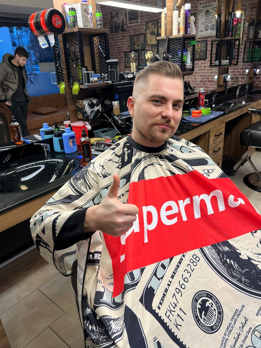 Haarschnitt 1 bei Friseur Barbarossa
