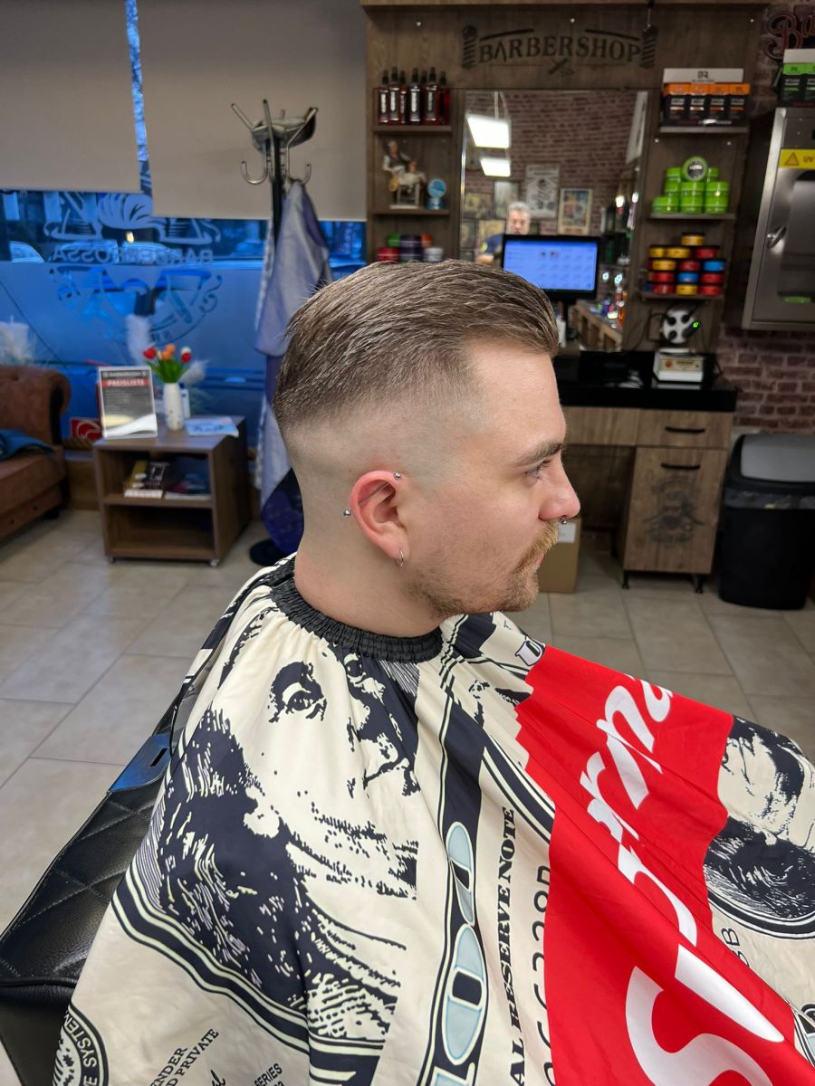 Haarschnitt 2 bei Friseur Barbarossa
