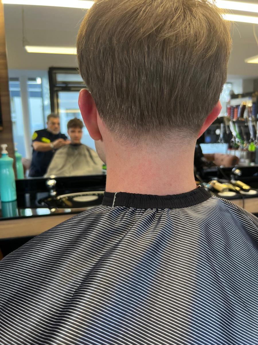 Haarschnitt 5 bei Friseur Barbarossa