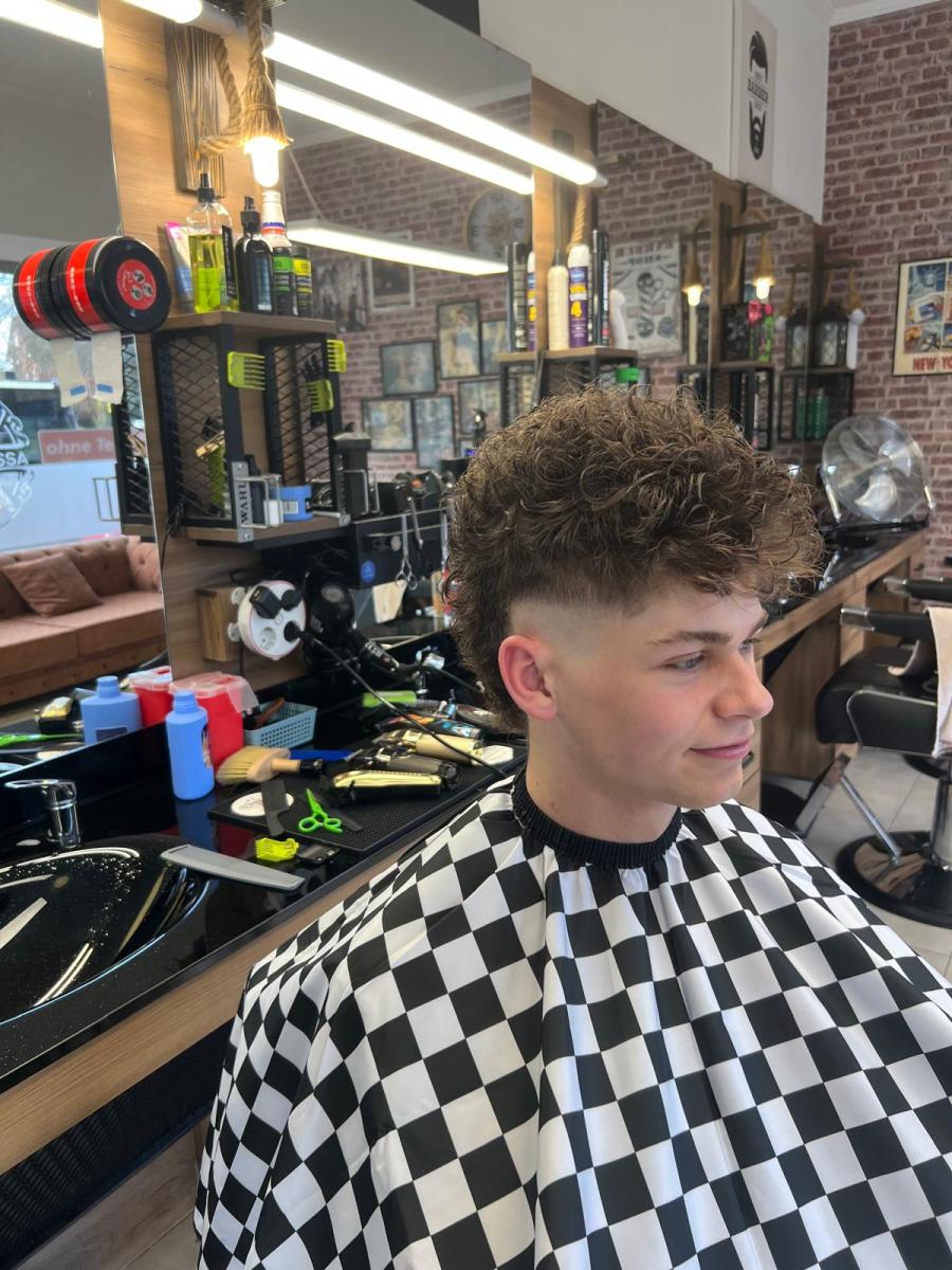 Haarschnitt 7 bei Friseur Barbarossa
