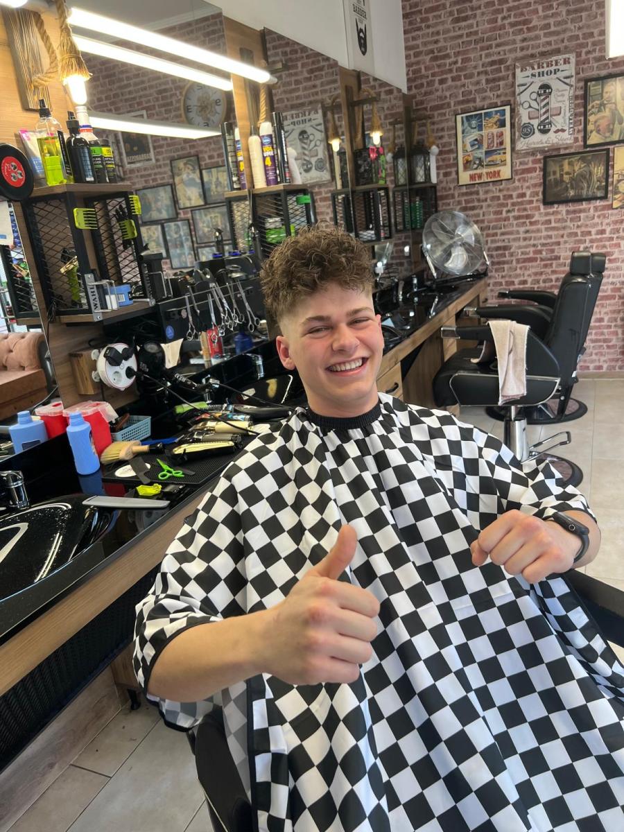 Haarschnitt 8 bei Friseur Barbarossa