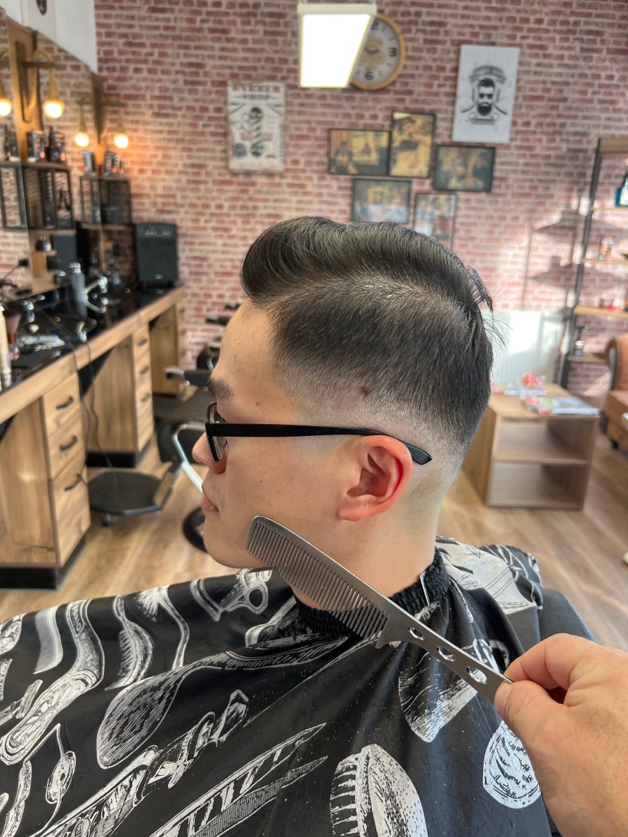 Haarschnitt 16 bei Friseur Barbarossa