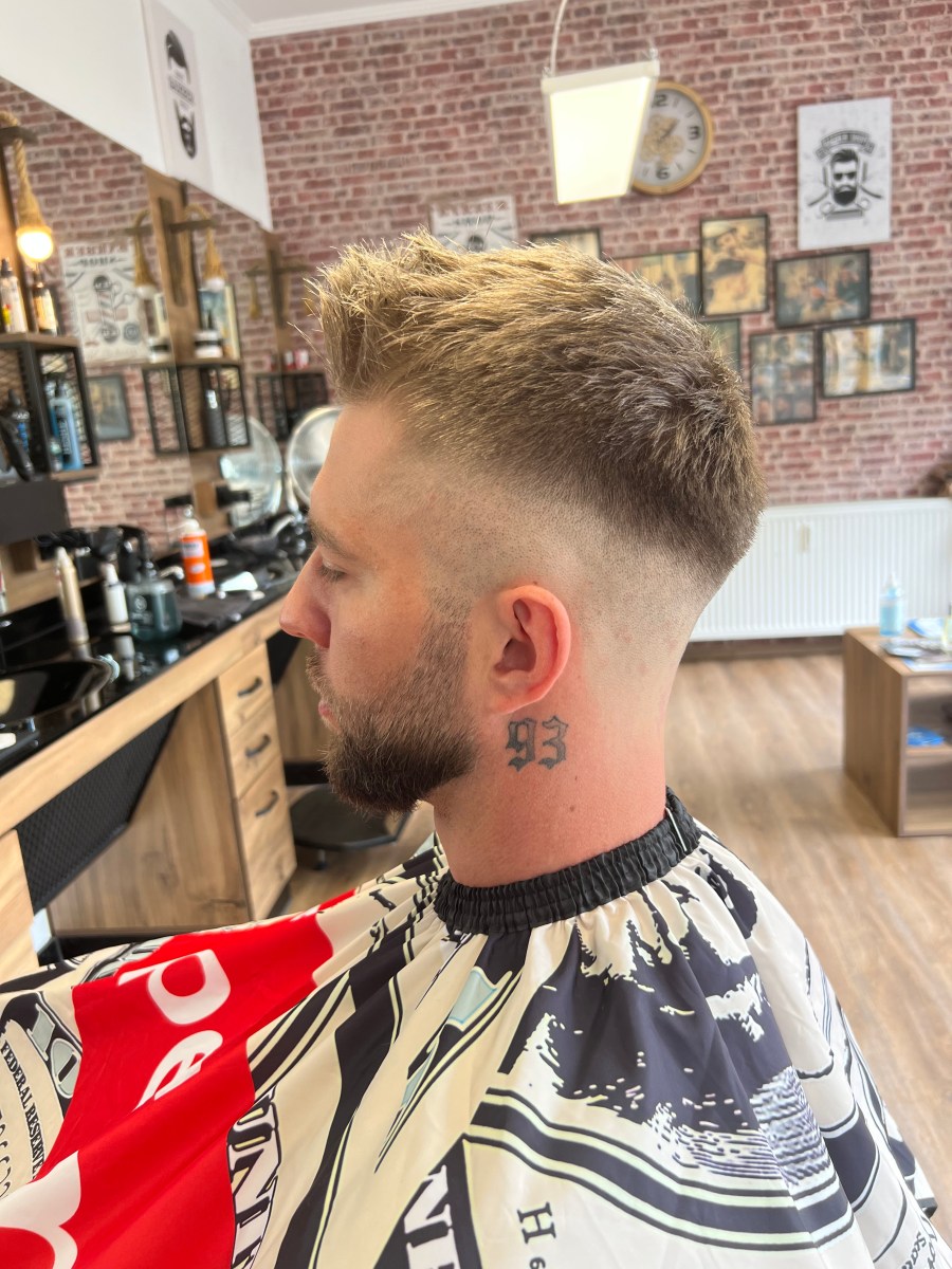 Haarschnitt 18 bei Friseur Barbarossa