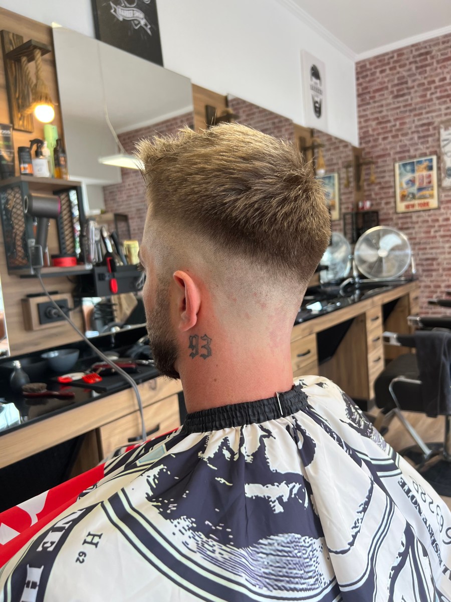 Haarschnitt 19 bei Friseur Barbarossa