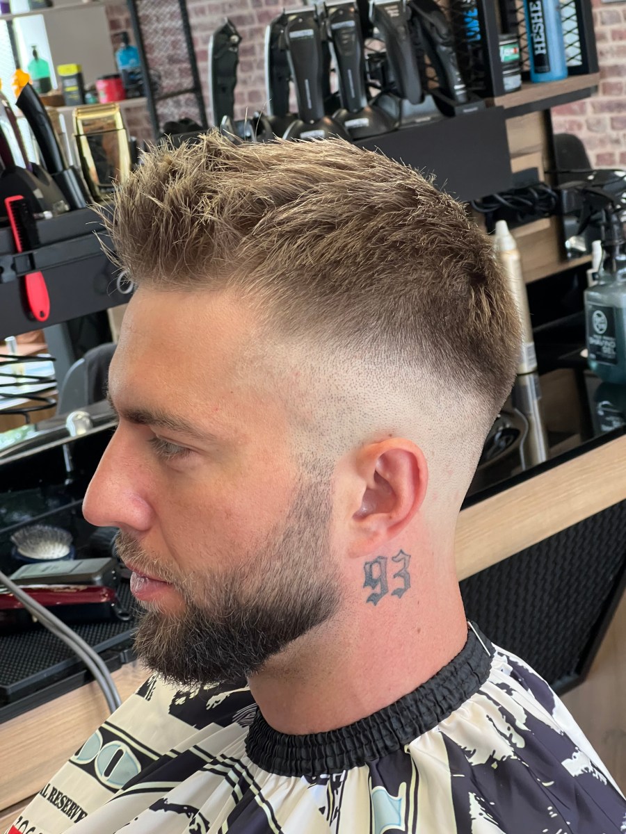Haarschnitt bei Friseur Barbarossa