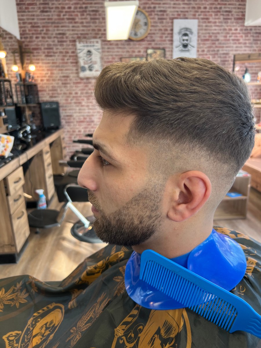 Haarschnitt bei Friseur Barbarossa