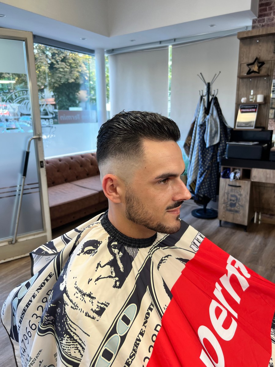 Haarschnitt 27 bei Friseur Barbarossa