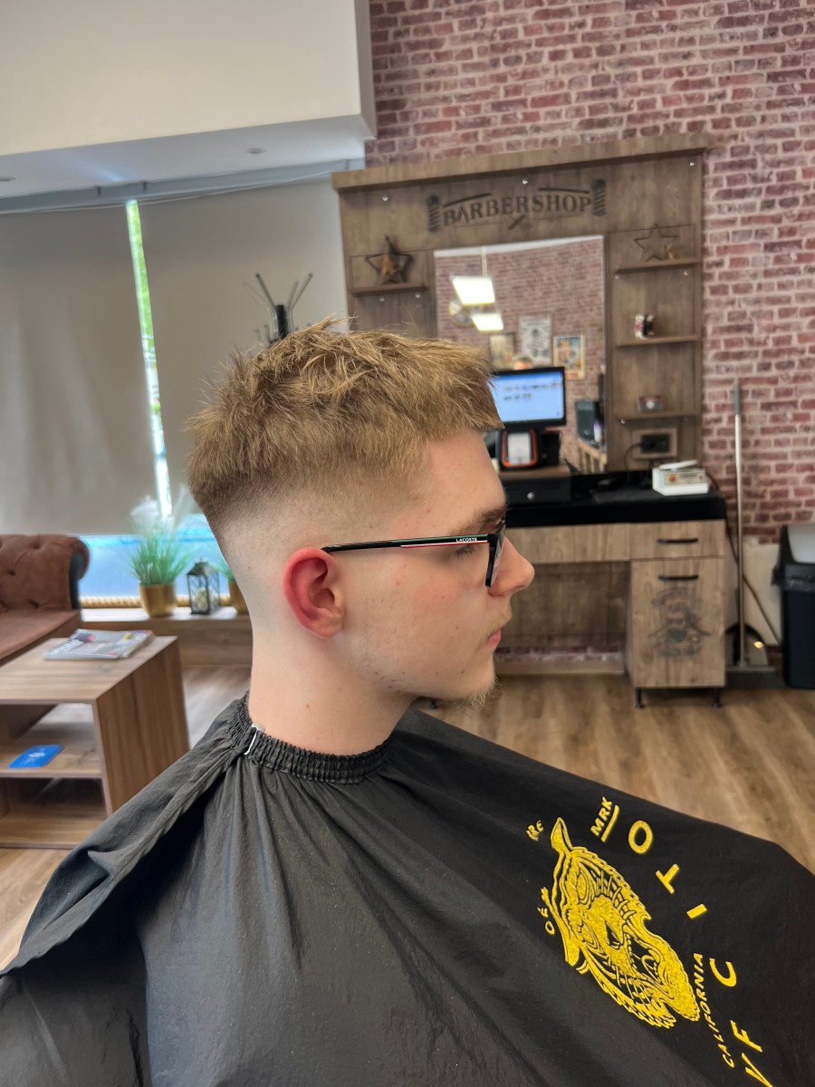 Haarschnitt 29 bei Friseur Barbarossa