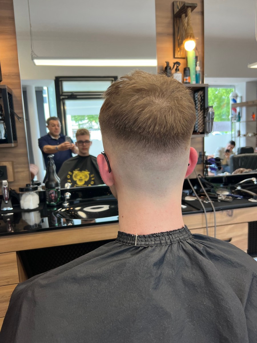 Haarschnitt 30 bei Friseur Barbarossa