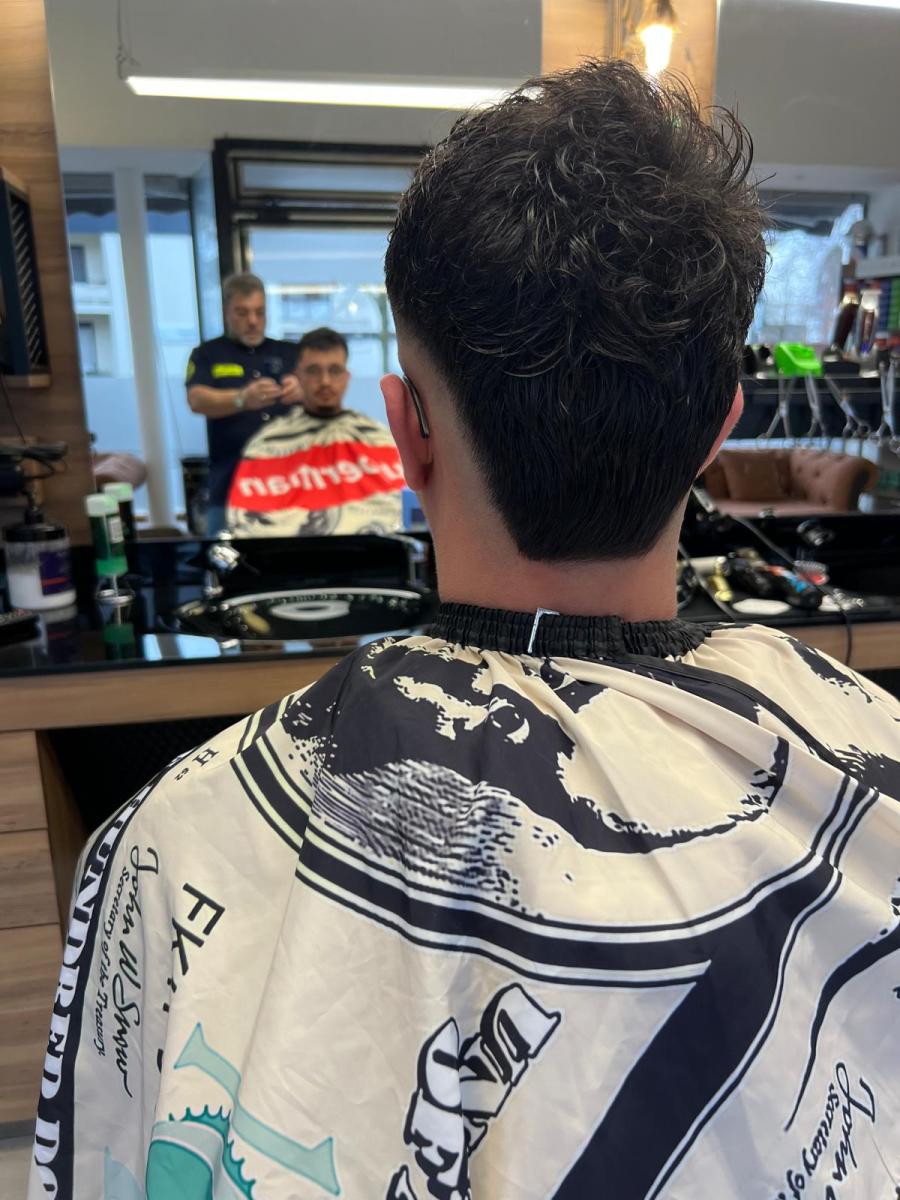 Haarschnitt 45 bei Friseur Barbarossa