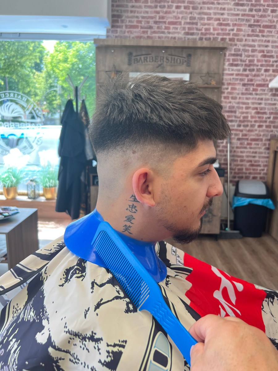 Haarschnitt 77 bei Friseur Barbarossa
