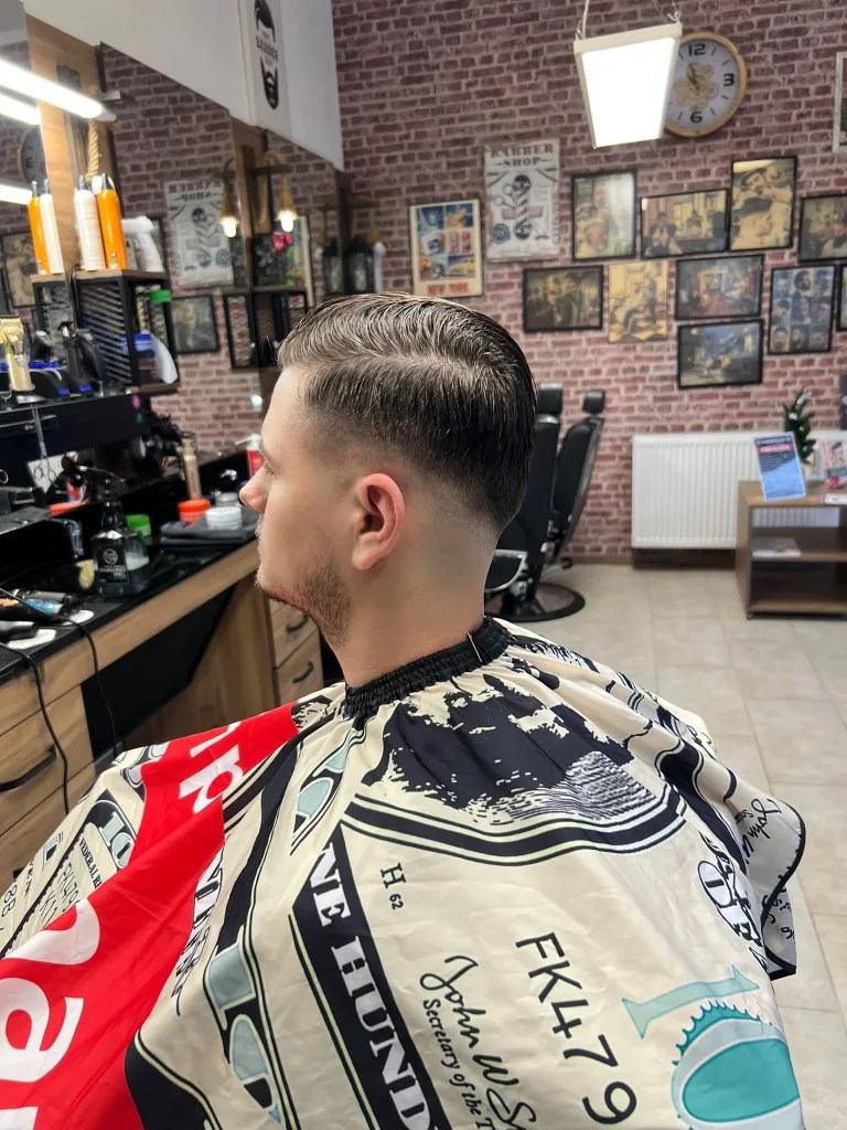 Haarschnitt 109 bei Friseur Barbarossa