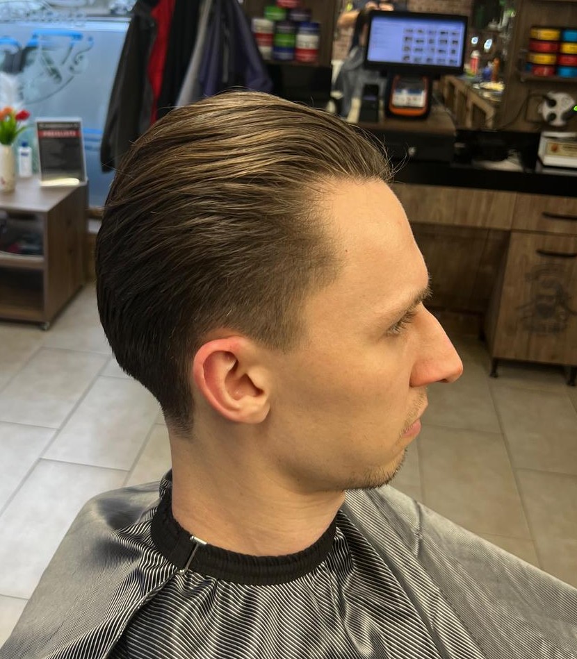 Haarschnitt bei Friseur Barbarossa