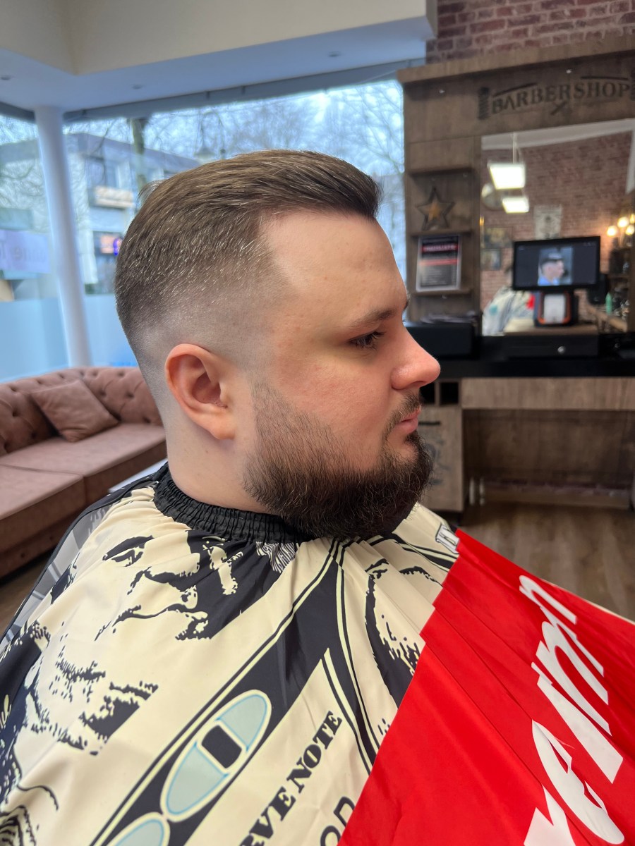 Haarschnitt bei Friseur Barbarossa