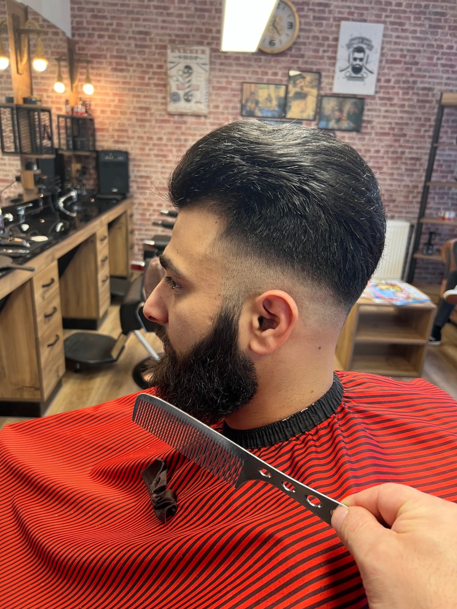 Haarschnitt 121 bei Friseur Barbarossa