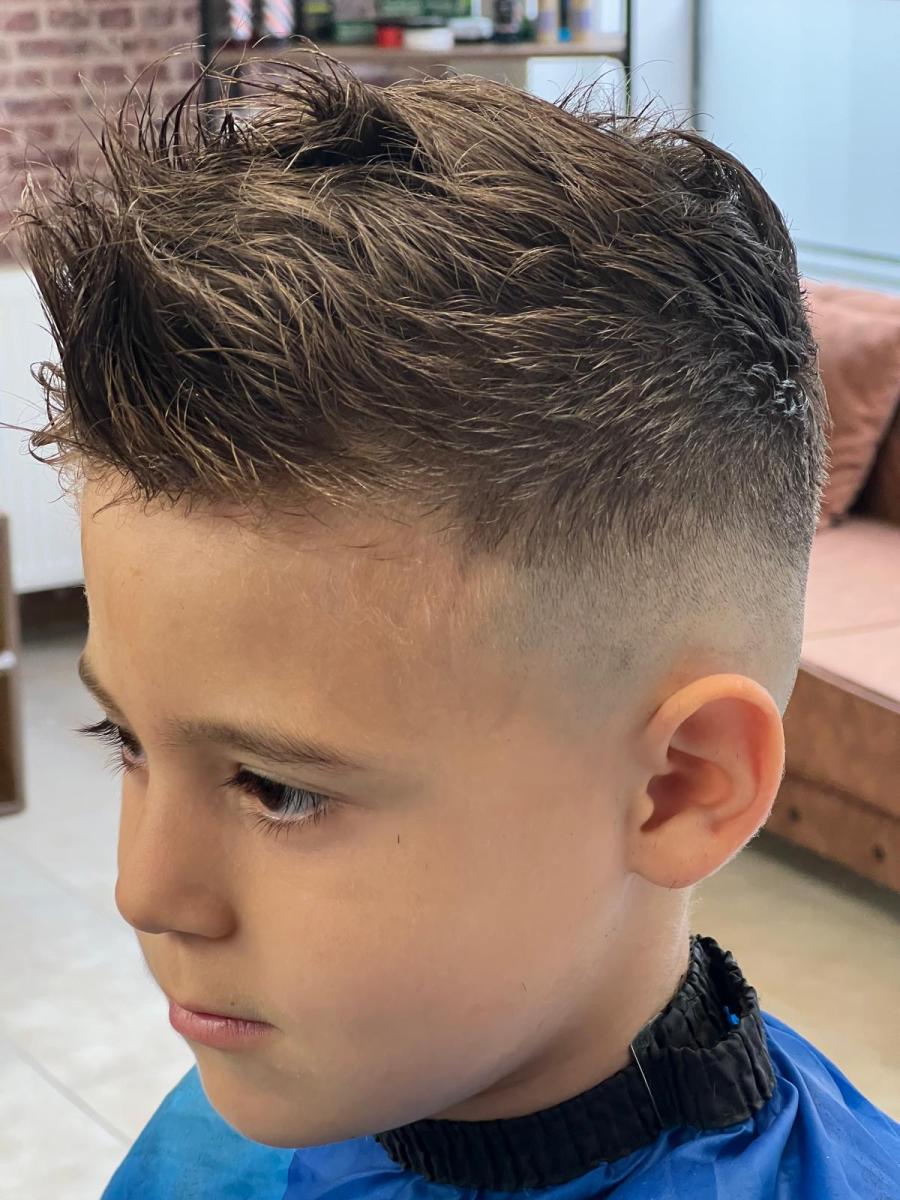 Haarschnitt bei Friseur Barbarossa