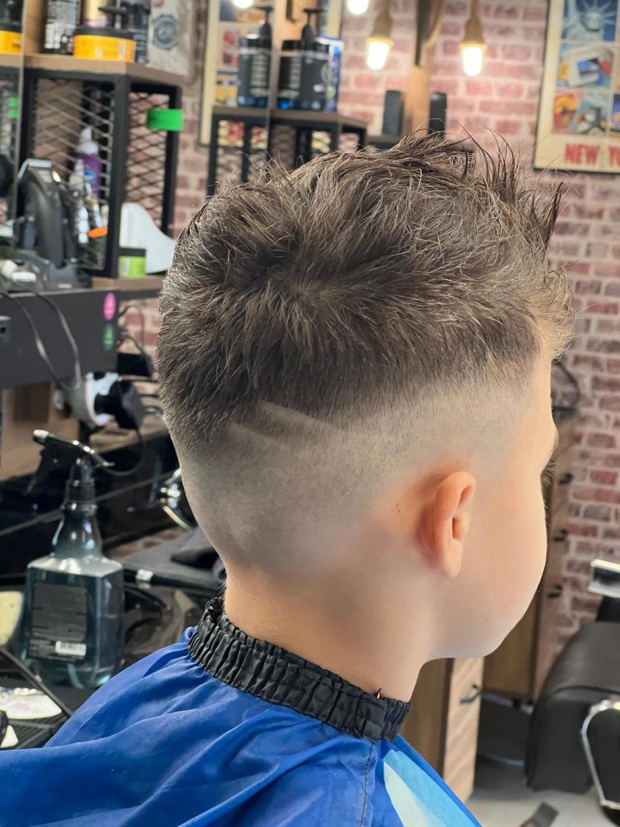 Haarschnitt 133 bei Friseur Barbarossa